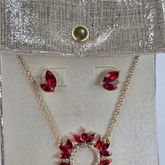 Anne Klein Gold-Tone Red Crystal Cluster Pendant Necklace & Earrings Set NEW - Picture 6 of 7